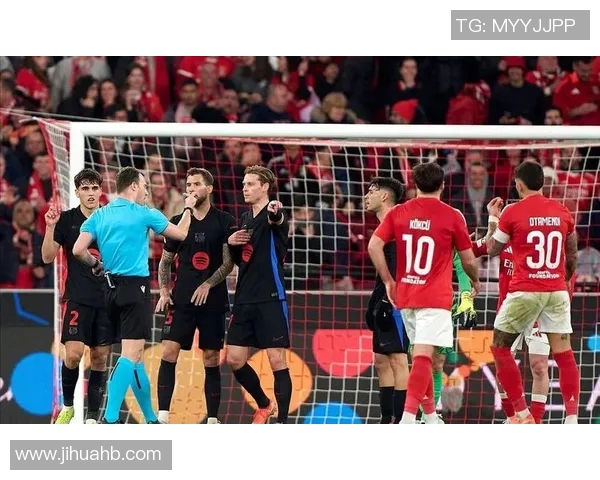 热刺与巴萨激战成和双方在友谊赛中展现精彩表现与战术博弈